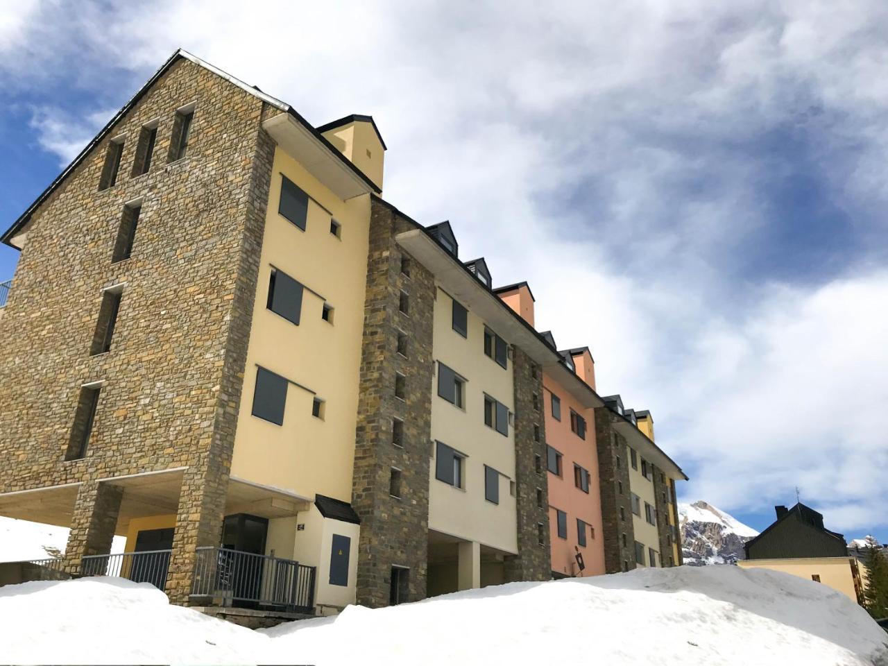 Apartamentos Lorien Candanchú Exteriör bild